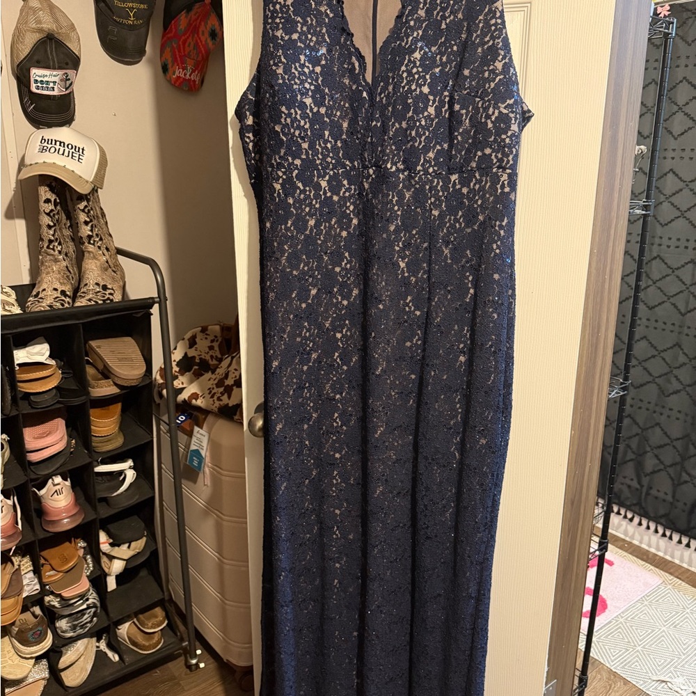Elegant Navy Lace Evening Gown